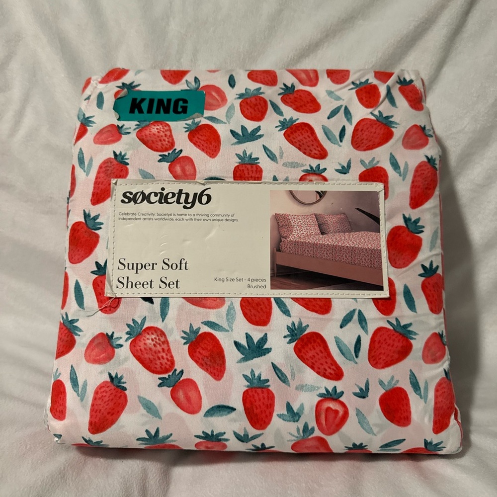 🍓NEW Society Six Strawberry Print King Size Super Soft Sheet Set NIP 4 Piece
